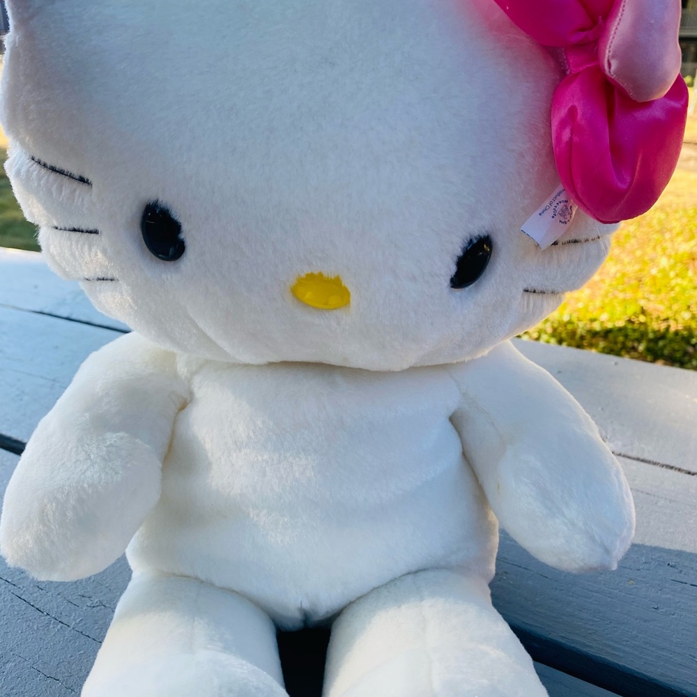 Fluffy hello Kitty Build -A-Bear Excellent condition. - Picture 11 of 13